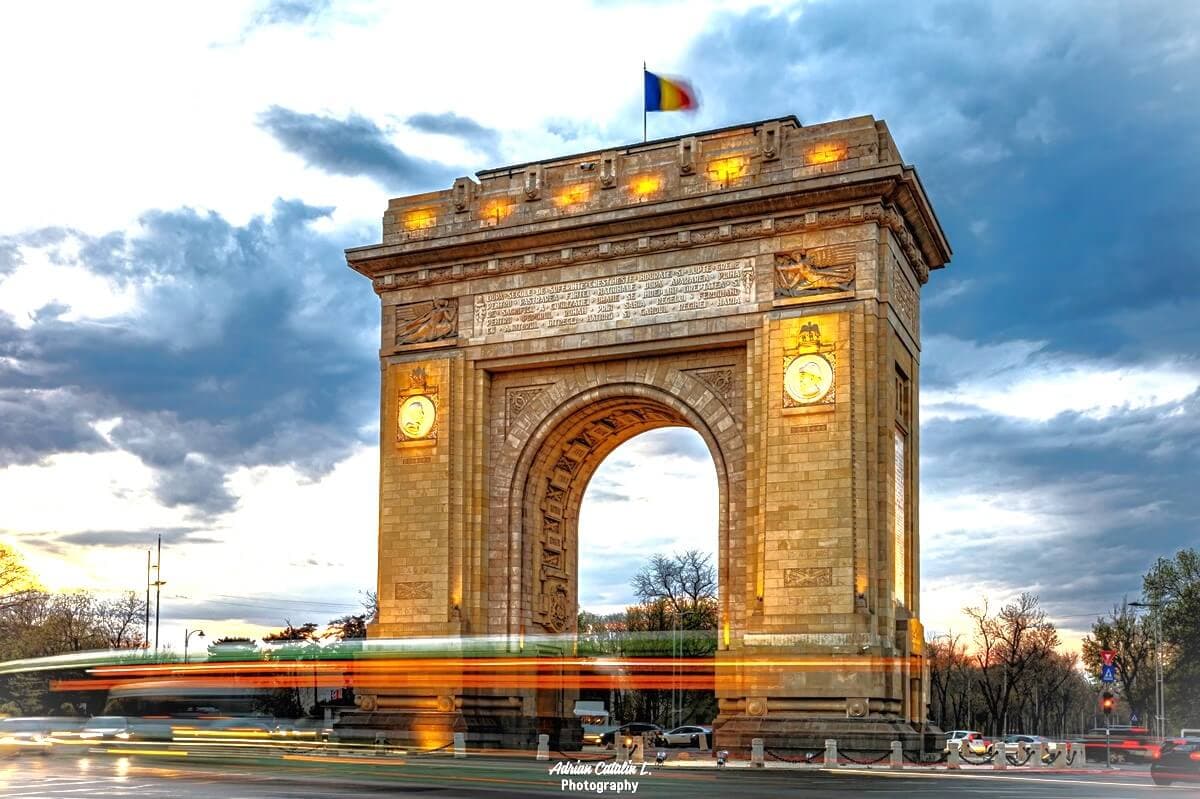 Arch of Triumph in Bucharest at dusk